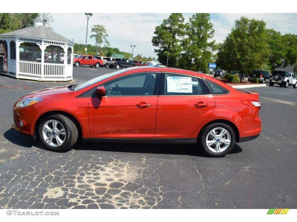 2012 Focus SE Sport Sedan - Red Candy Metallic / Two-Tone Sport photo #8