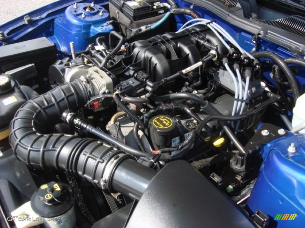 2005 Ford Mustang V6 Deluxe Coupe Engine Photos