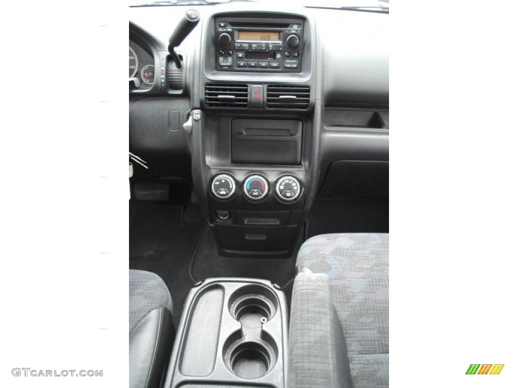 2004 CR-V LX - Eternal Blue Pearl / Black photo #23