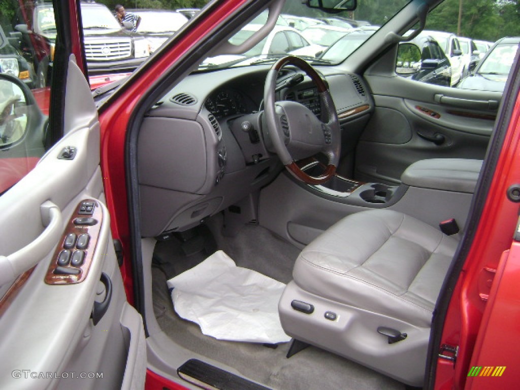 2001 Navigator  - Laser Red Metallic / Medium Graphite photo #3