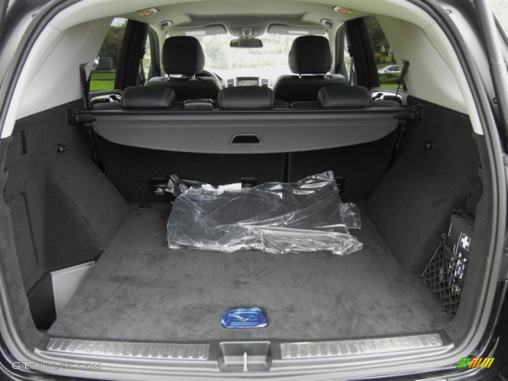 2013 Mercedes-Benz ML 350 Trunk Photos