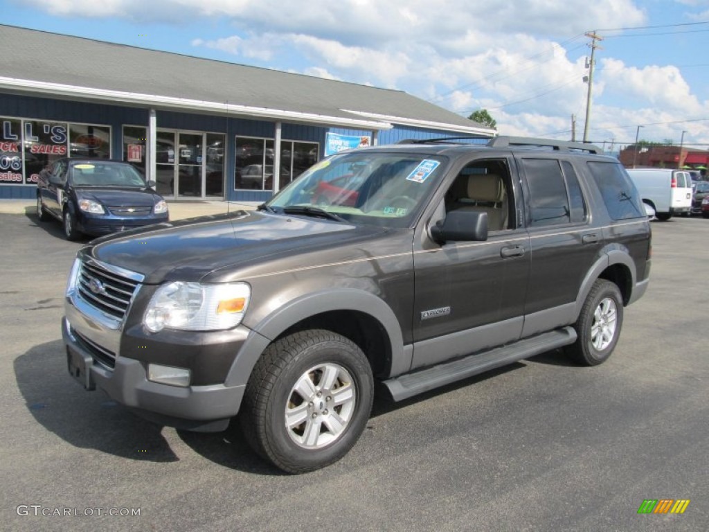 2006 Explorer XLT 4x4 - Dark Stone Metallic / Camel photo #1