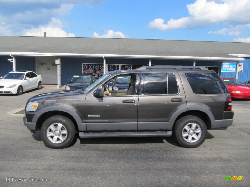 2006 Explorer XLT 4x4 - Dark Stone Metallic / Camel photo #2