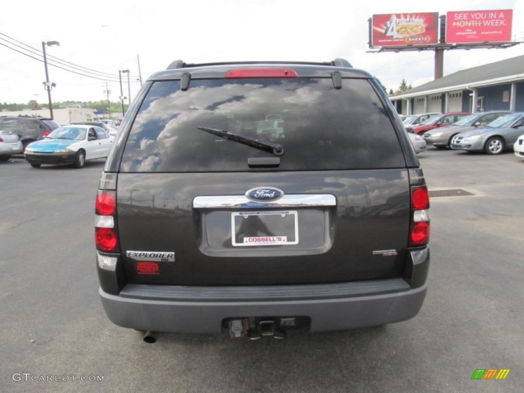 2006 Explorer XLT 4x4 - Dark Stone Metallic / Camel photo #4