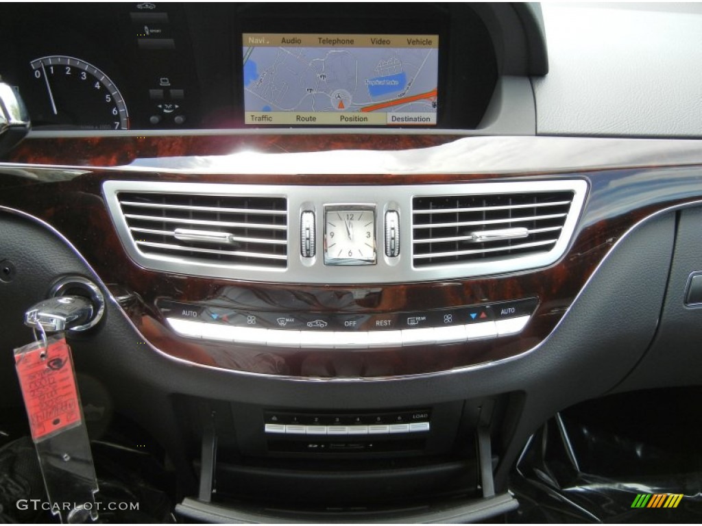2012 Mercedes-Benz S 550 Sedan Controls Photo #69285609