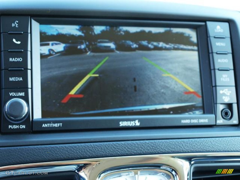 2013 Chrysler Town & Country Touring - L Controls Photo #69286539