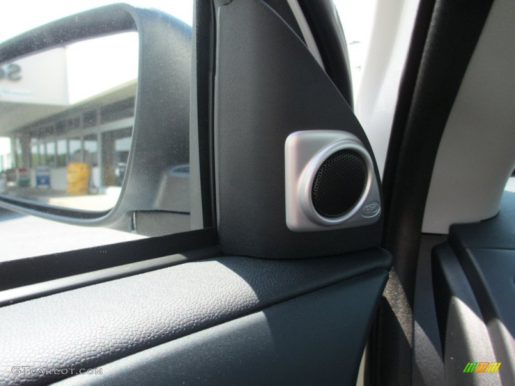 2012 Lancer Evolution MR - Wicked White / Black Recaro photo #28