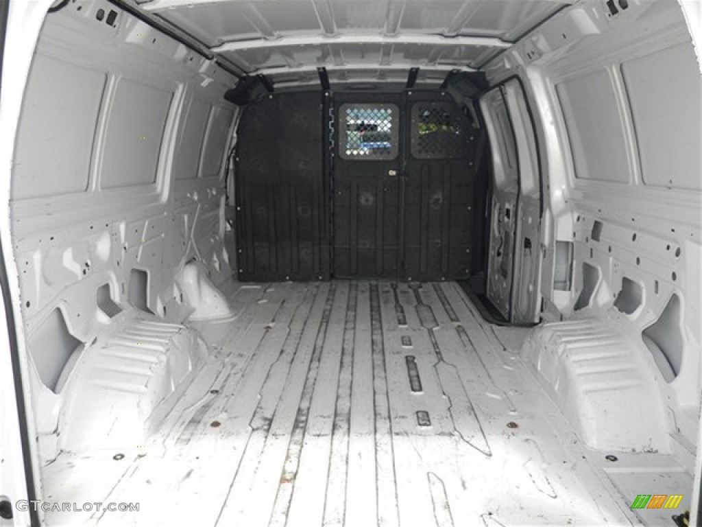 2007 E Series Van E150 Cargo - Oxford White / Medium Flint Grey photo #17