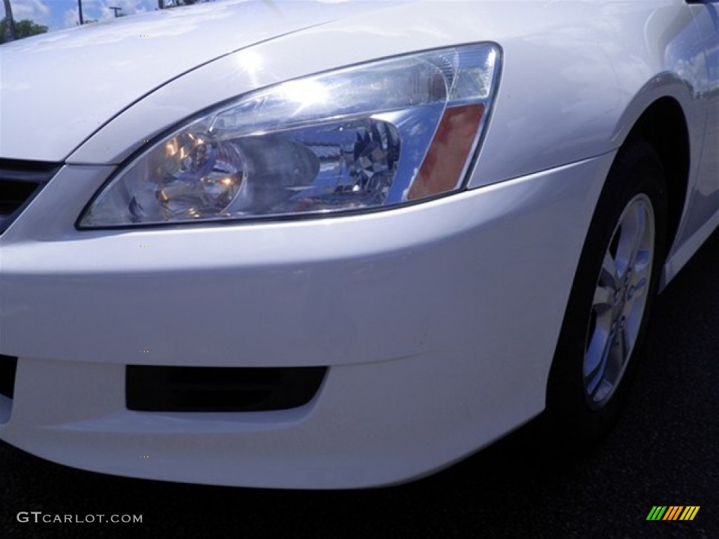 2007 Accord LX Coupe - Taffeta White / Ivory photo #8