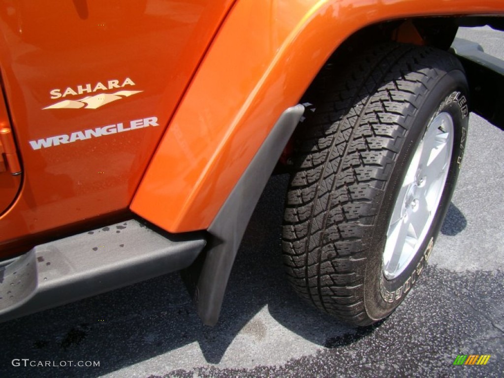 2011 Wrangler Sahara 4x4 - Mango Tango Pearl / Black/Dark Saddle photo #24