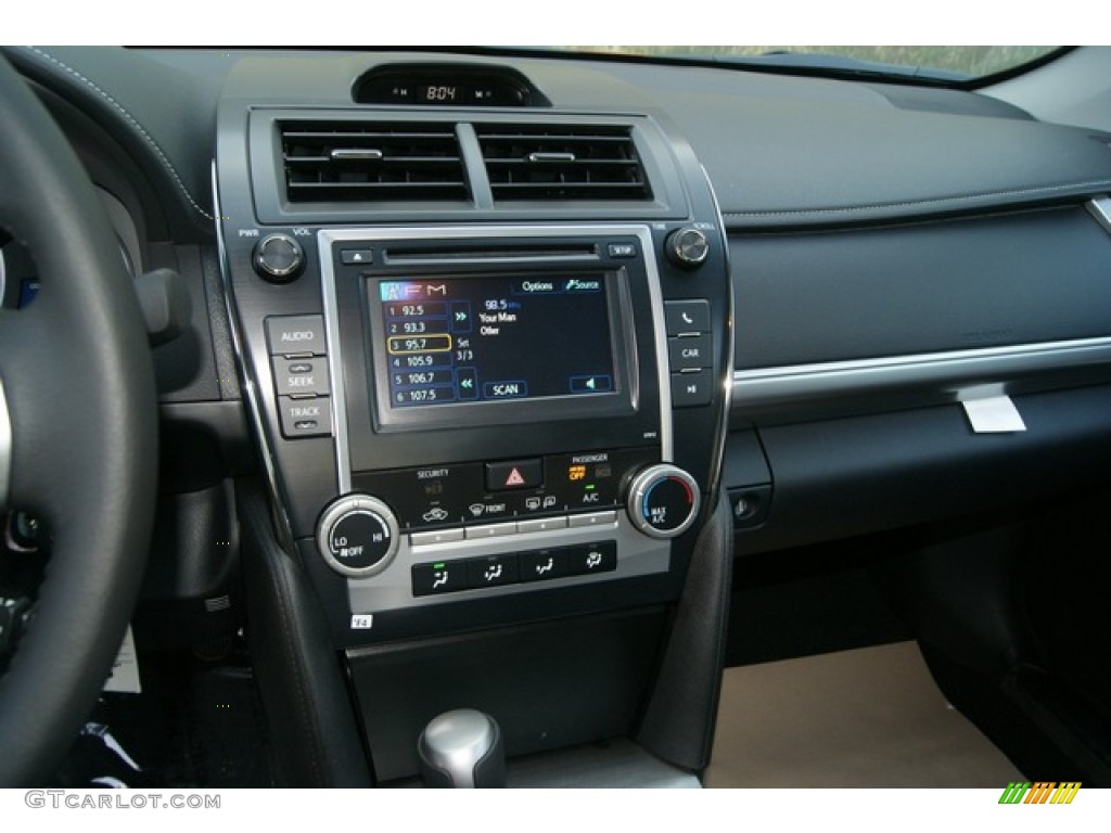 2012 Toyota Camry SE Black/Ash Dashboard Photo #69294339
