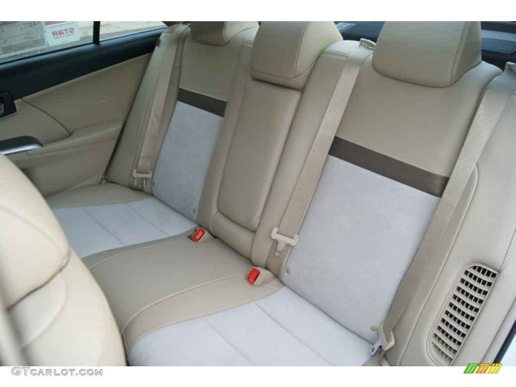 2012 Toyota Camry Hybrid XLE Rear Seat Photo #69294522