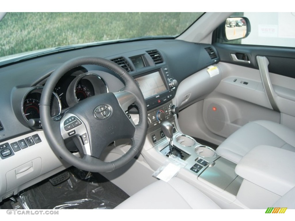 Ash Interior 2012 Toyota Highlander SE 4WD Photo #69294789