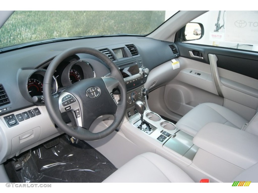 Ash Interior 2012 Toyota Highlander SE 4WD Photo #69294882