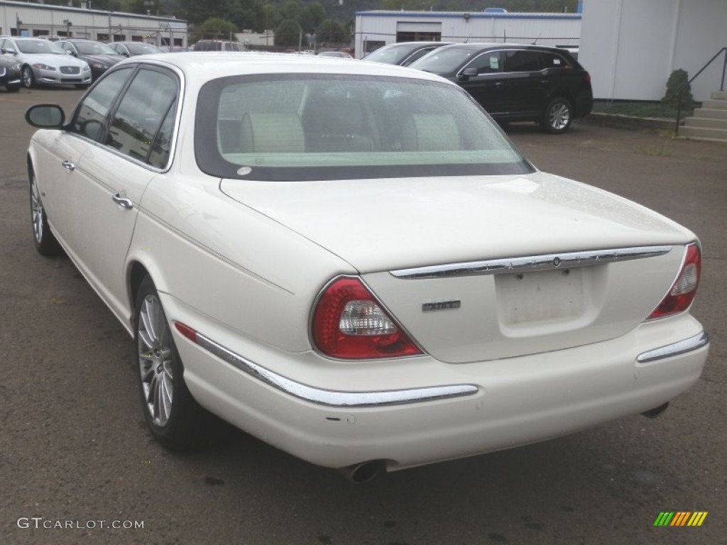 2007 XJ XJ8 L - Porcelain White / Barley photo #7