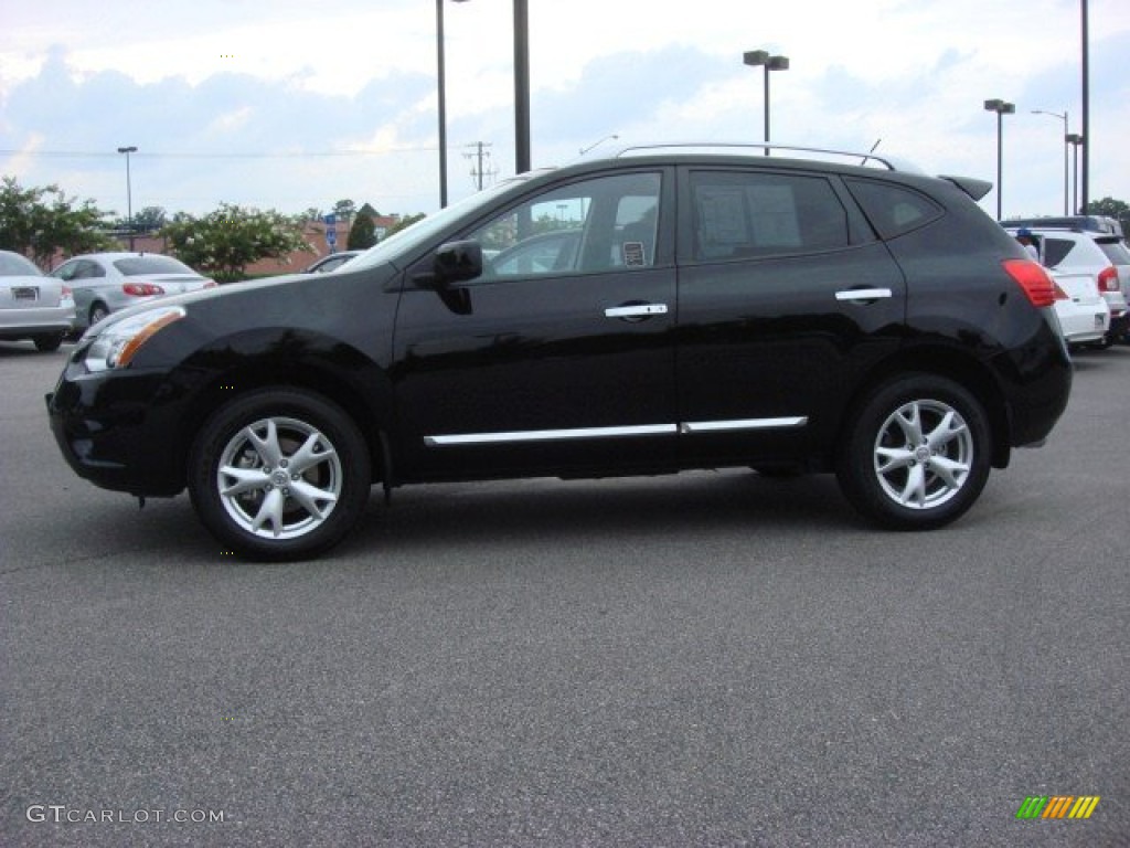 2011 Rogue SV - Wicked Black / Black photo #3