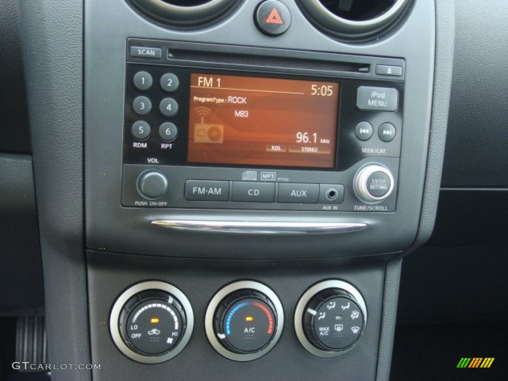 2011 Rogue SV - Wicked Black / Black photo #13