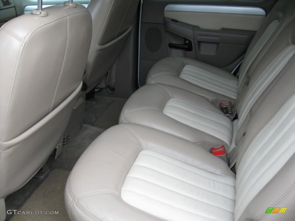 Medium Dark Parchment Interior 2002 Mercury Mountaineer AWD Photo #69302417