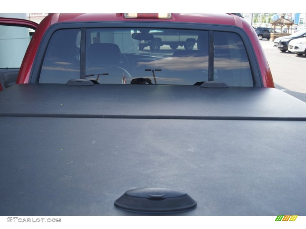 2005 Explorer Sport Trac XLT - Red Fire / Medium Dark Flint photo #18