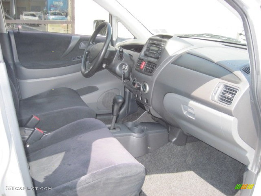 2003 Aerio SX AWD Sport Wagon - Silky Silver Metallic / Black photo #5