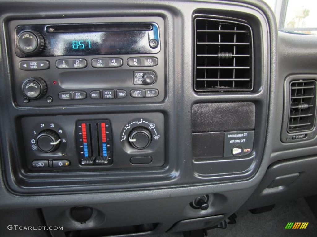 2004 GMC Sierra 1500 SLE Regular Cab Controls Photo #69314276