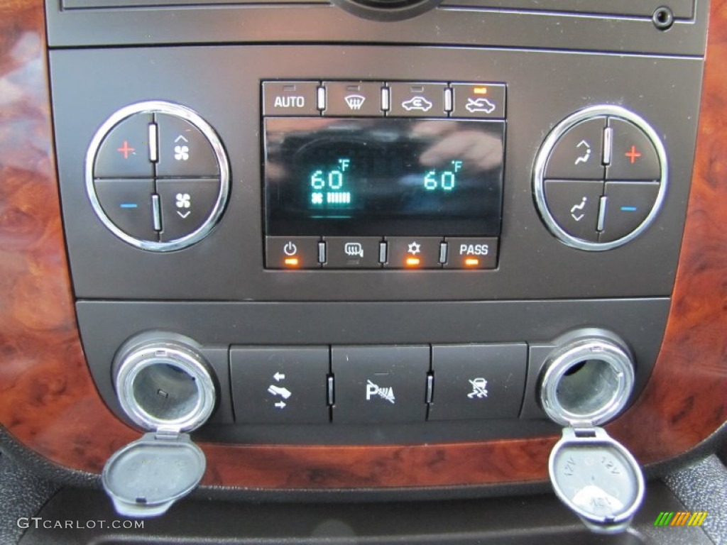 2009 Chevrolet Silverado 1500 LTZ Crew Cab 4x4 Controls Photo #69314544