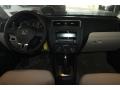 Black - Jetta SE Sedan Photo No. 15