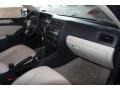 Black - Jetta SE Sedan Photo No. 23