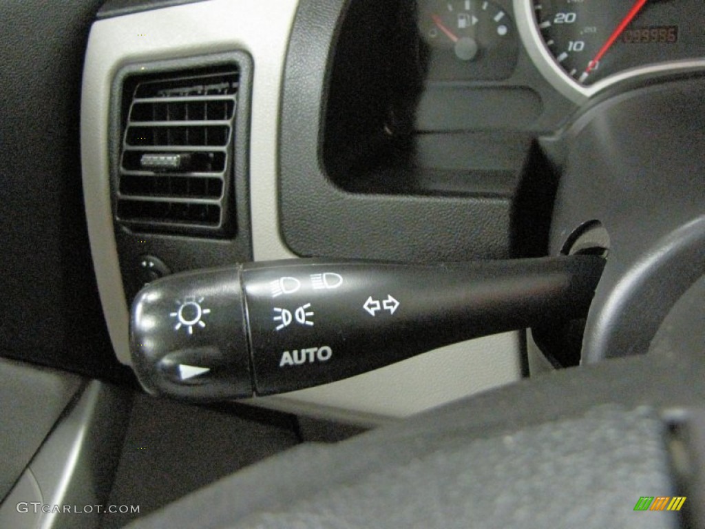 2005 Chevrolet Equinox LT AWD Controls Photo #69319833