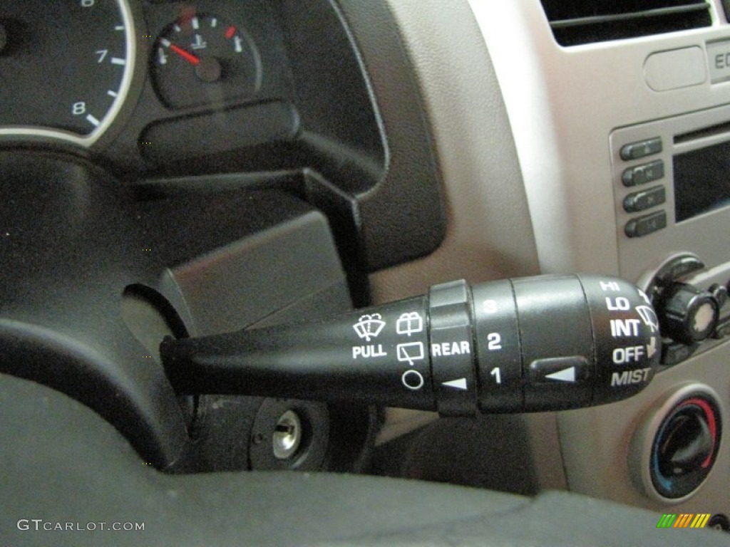 2005 Chevrolet Equinox LT AWD Controls Photo #69319845