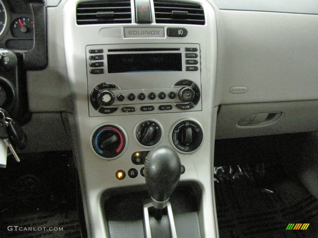 2005 Chevrolet Equinox LT AWD Controls Photo #69319893