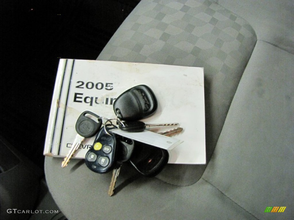 2005 Chevrolet Equinox LT AWD Keys Photos