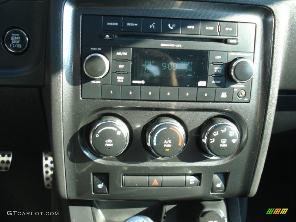 2009 Dodge Challenger R/T Controls Photo #69320696