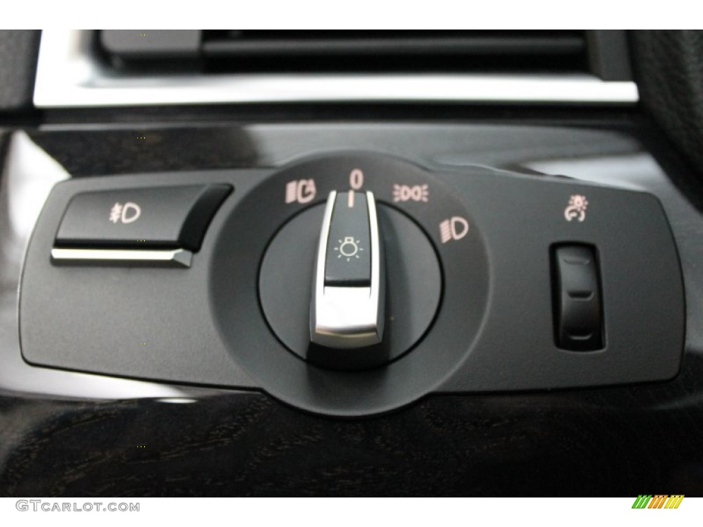 2010 BMW 5 Series 550i Gran Turismo Controls Photo #69321312