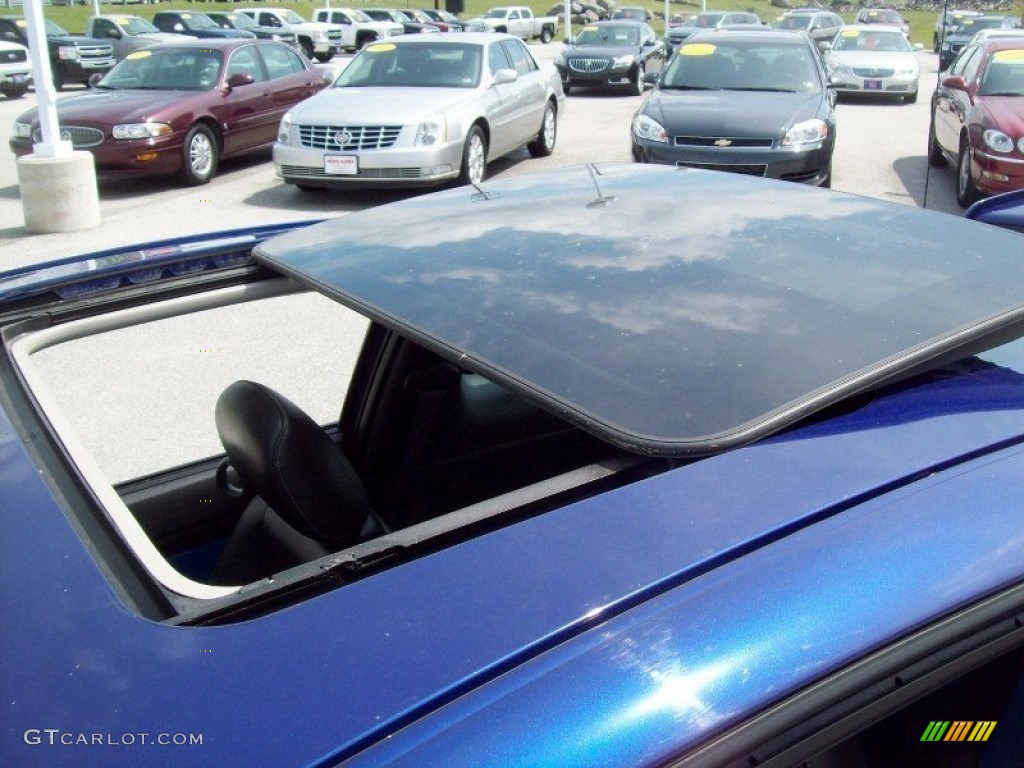 2006 Cobalt SS Supercharged Coupe - Laser Blue Metallic / Ebony/Blue photo #29