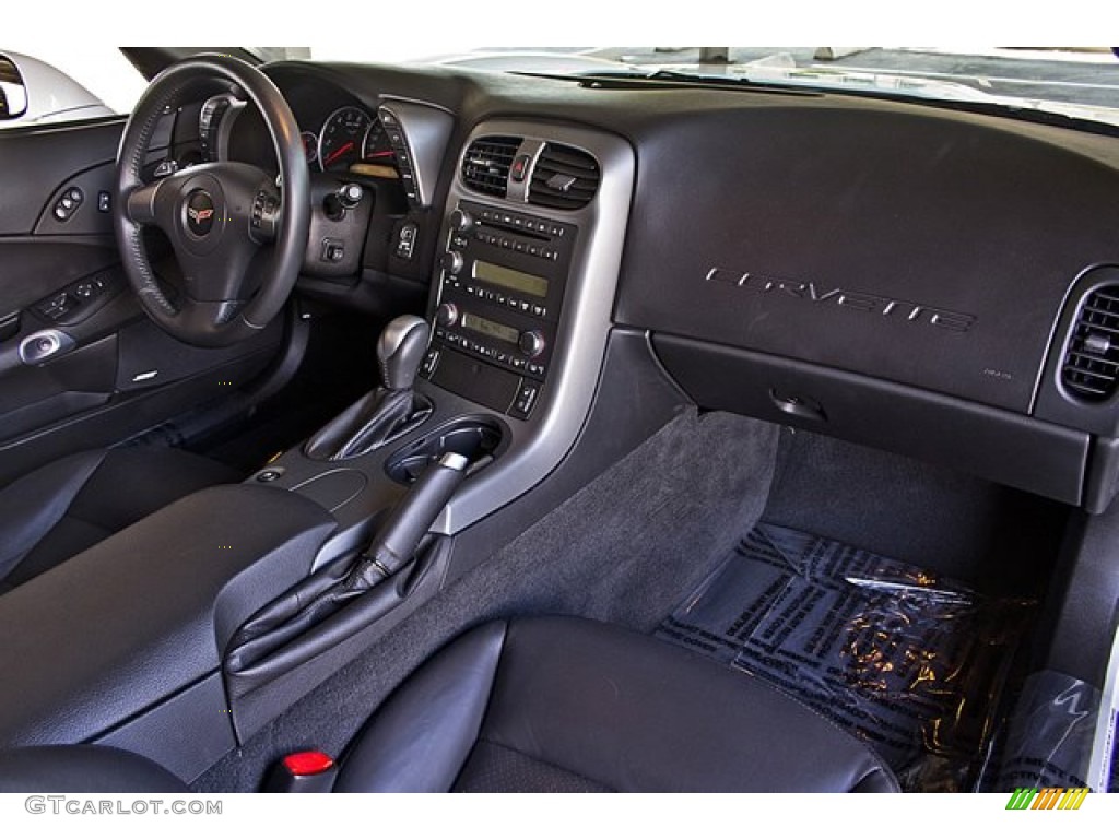 2007 Chevrolet Corvette Convertible Ebony Dashboard Photo #69325505