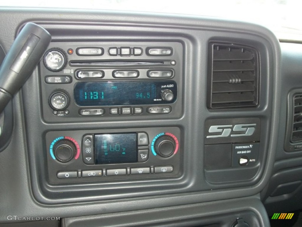 2003 Chevrolet Silverado 1500 SS Extended Cab AWD Controls Photos