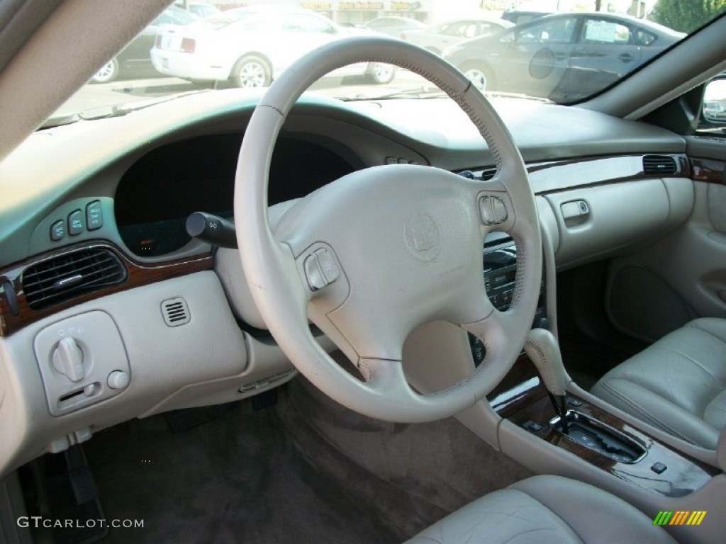 1998 Cadillac Seville SLS Neutral Shale Dashboard Photo #69329367