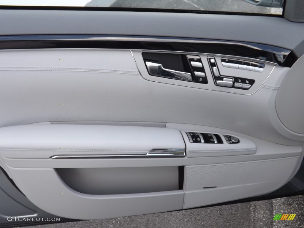 2013 Mercedes-Benz S 550 4Matic Sedan Black Door Panel Photo #69329409