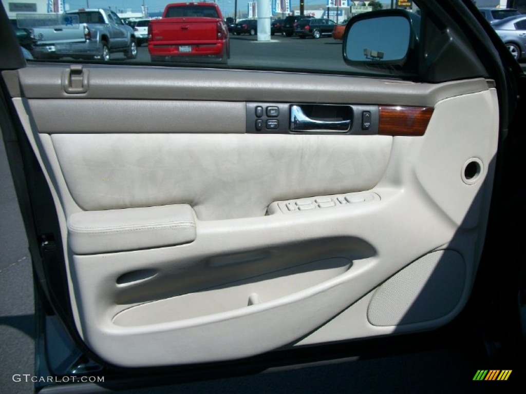 1998 Cadillac Seville SLS Neutral Shale Door Panel Photo #69329454