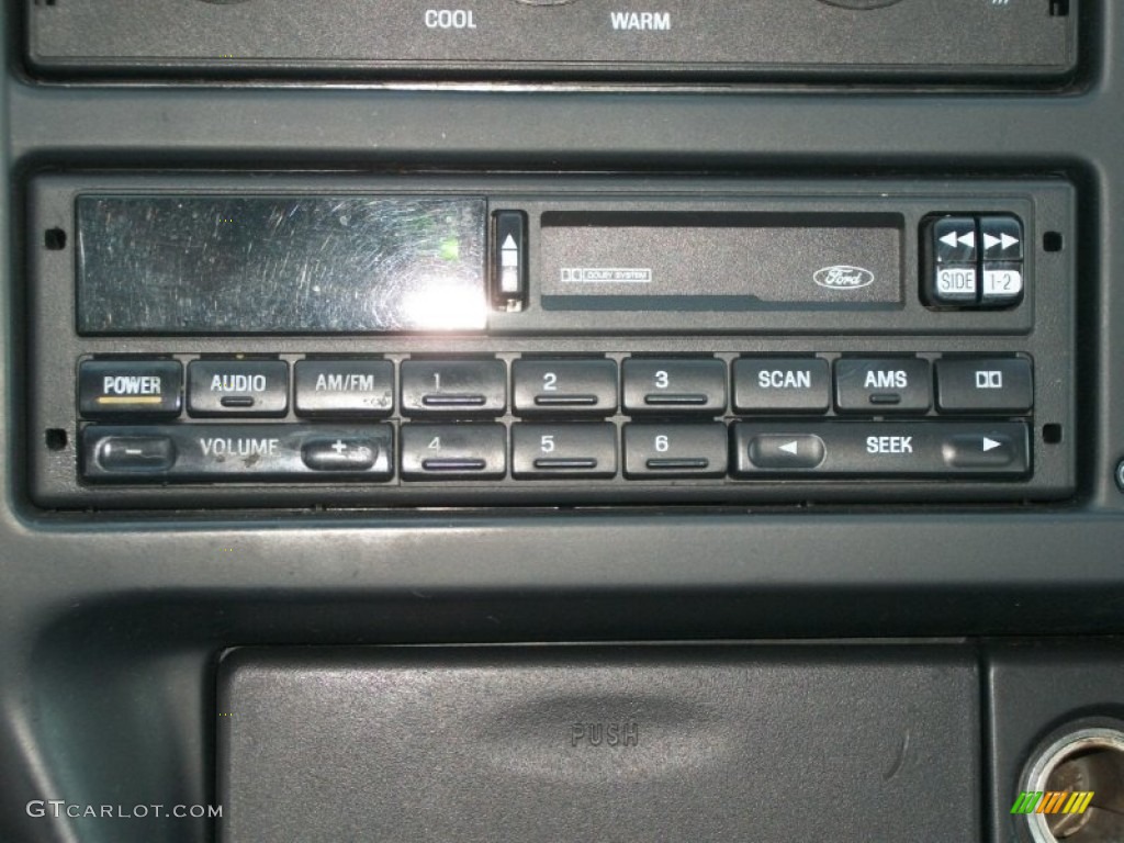 1997 Ford Thunderbird LX Coupe Audio System Photos