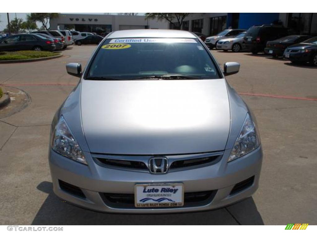 2007 Accord SE Sedan - Alabaster Silver Metallic / Black photo #2