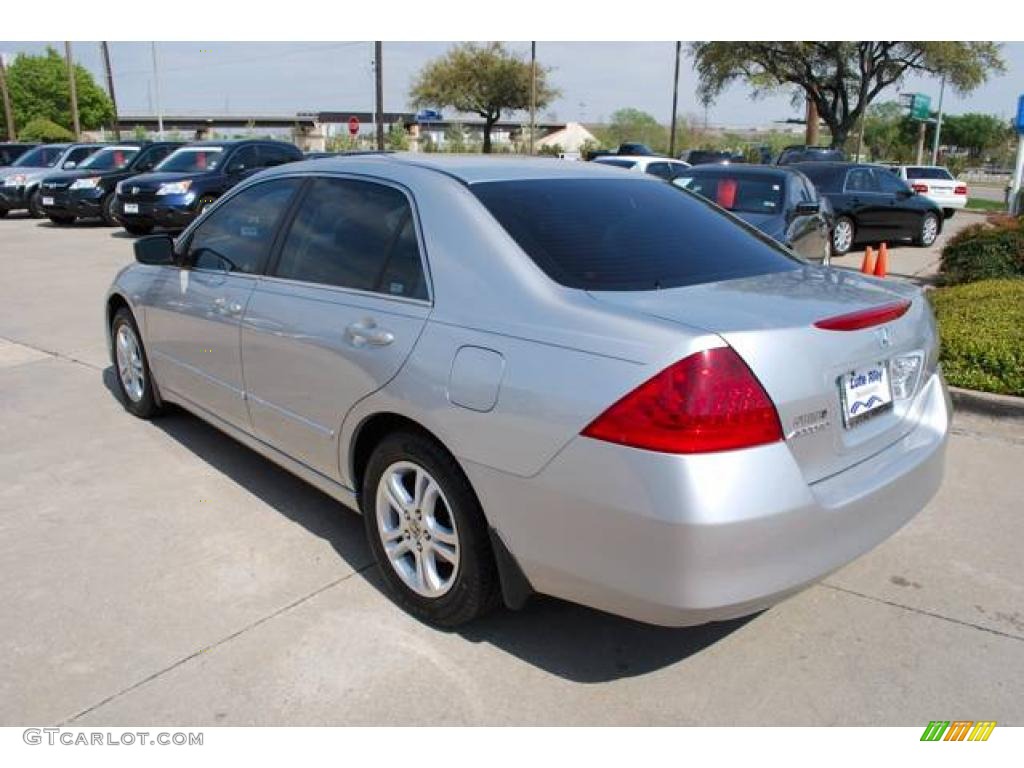 2007 Accord SE Sedan - Alabaster Silver Metallic / Black photo #5