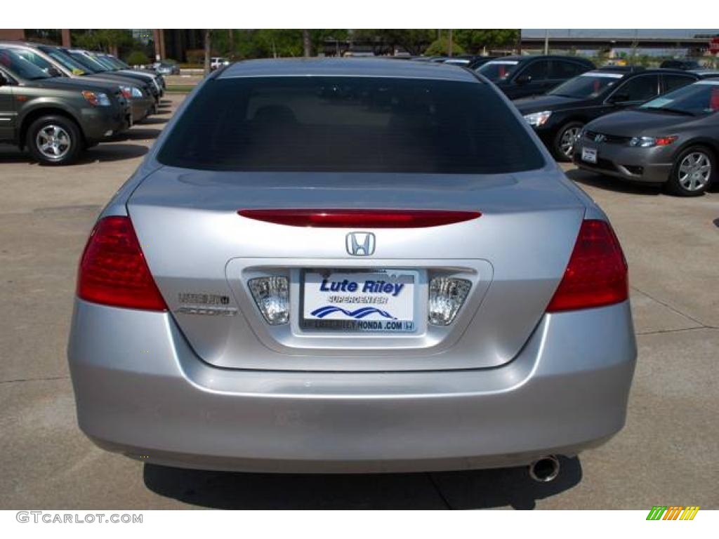 2007 Accord SE Sedan - Alabaster Silver Metallic / Black photo #6