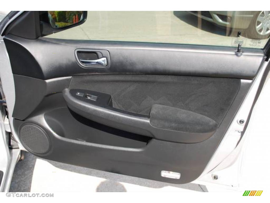 2007 Accord SE Sedan - Alabaster Silver Metallic / Black photo #18