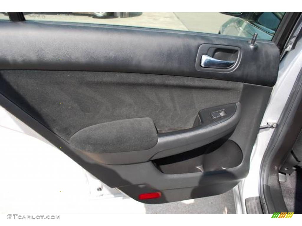 2007 Accord SE Sedan - Alabaster Silver Metallic / Black photo #25