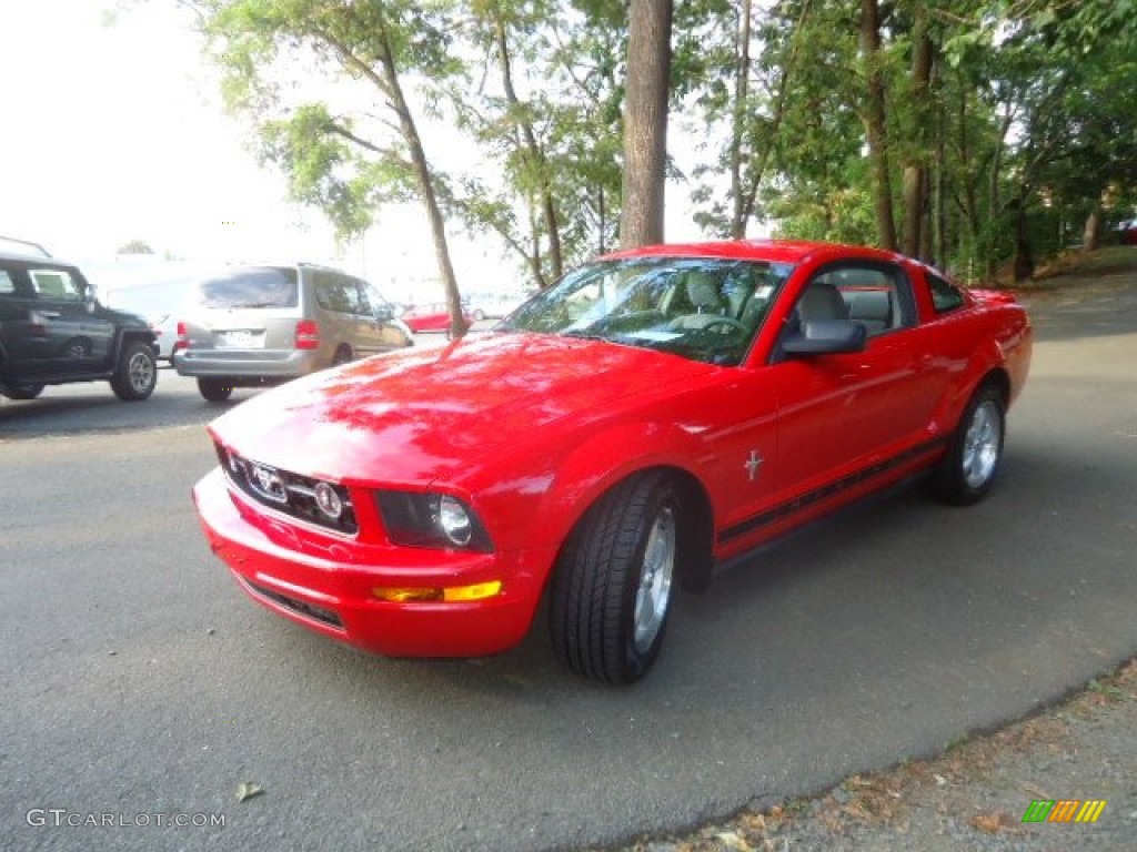 2007 Mustang V6 Deluxe Coupe - Torch Red / Light Graphite photo #3