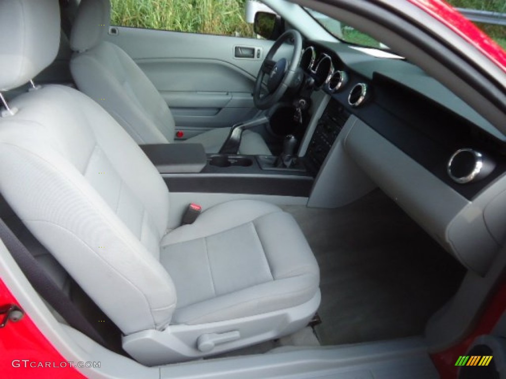 2007 Mustang V6 Deluxe Coupe - Torch Red / Light Graphite photo #11