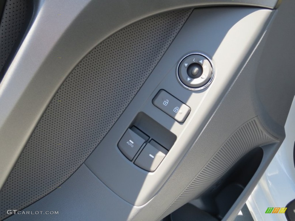 2013 Elantra Coupe SE - Monaco White / Gray photo #20