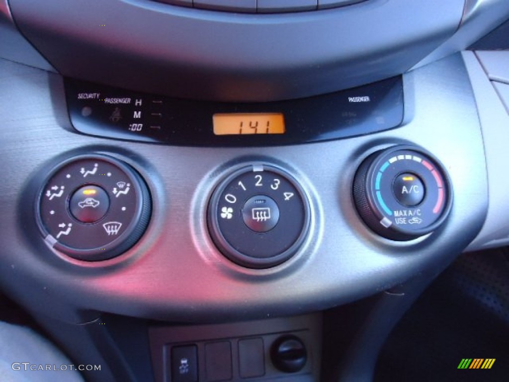 2012 Toyota RAV4 I4 4WD Controls Photo #69338052